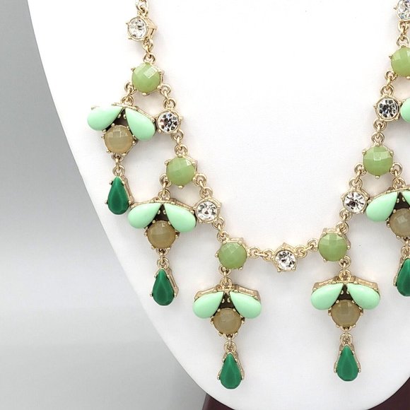 Ann Taylor Womens Gold Tone Metal Teardrop Green Beads Bib Necklace 18 in - Picture 5 of 7